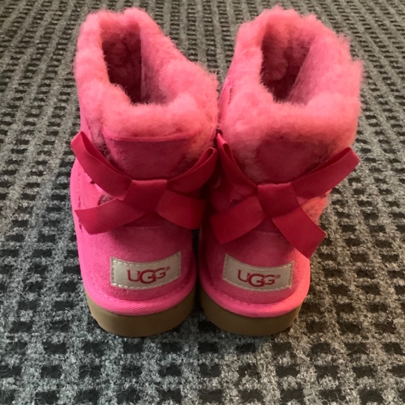 Ugg Uggs Bailey bow toddler girls cerise hot pink fuchsia boots 11 - Picture 4 of 7